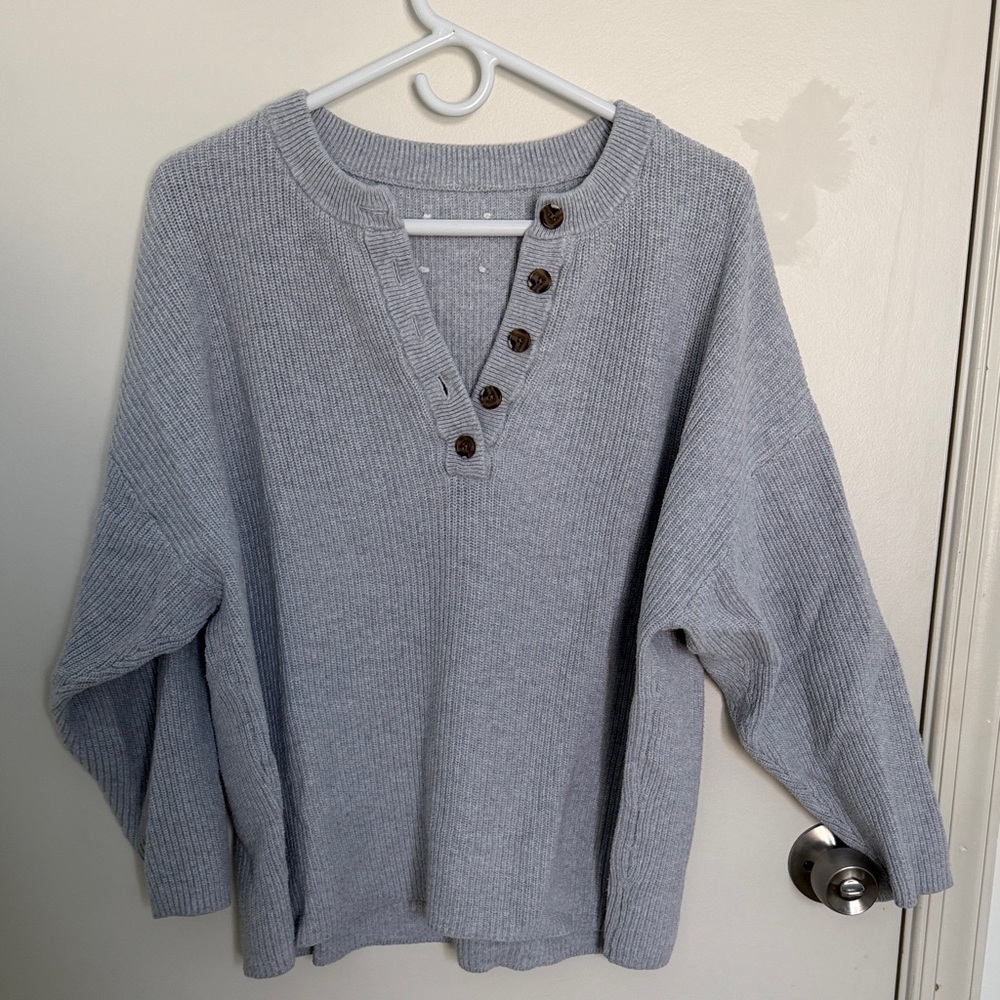 American Eagle Outfitters Light Gray V-Neck Sweater